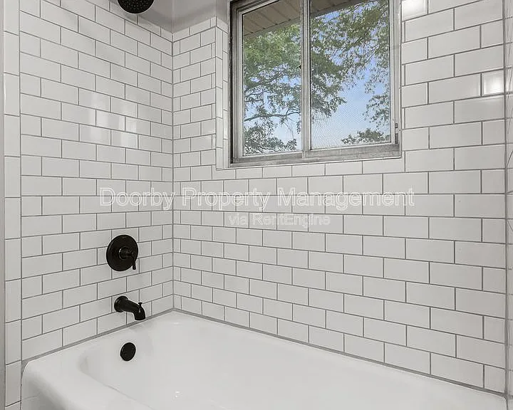 1945 Barrett Dr — Photo 19