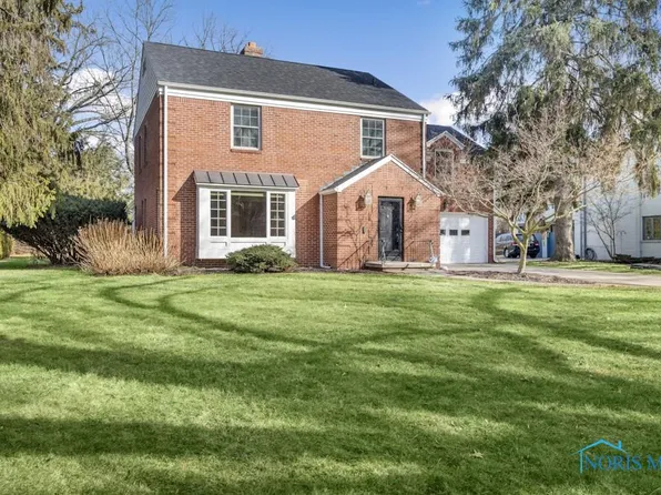 3766 Brookside Rd, Ottawa Hills, OH 43606