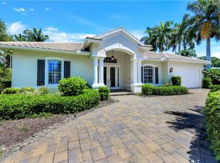 425 Rudder Rd, Naples, FL 34102