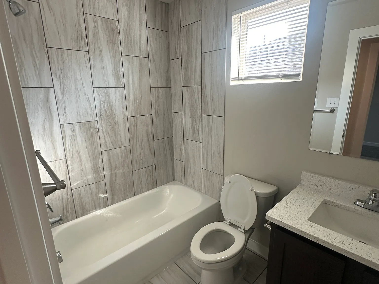 3 bed, 2.5 bath, 1362 sqft, $1,500 — Photo 2