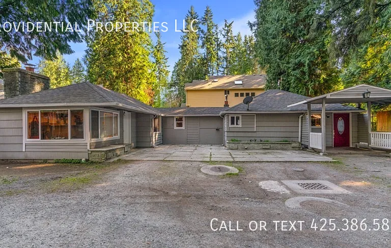 13461 Redmond Way — Photo 1