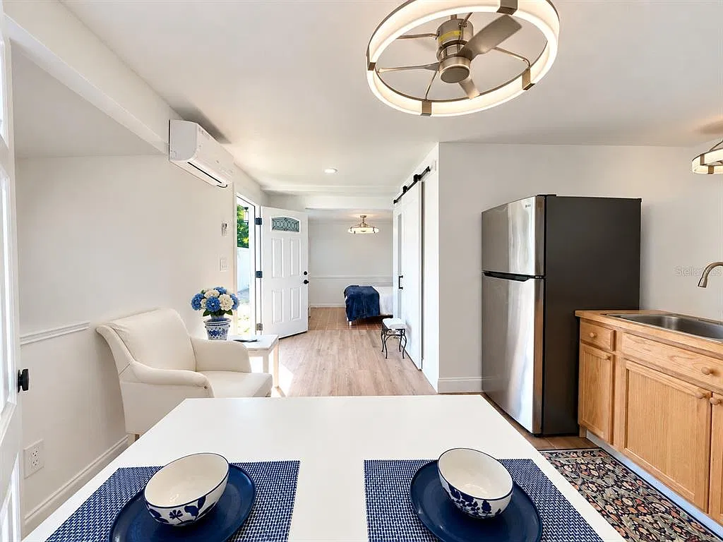 1 bed, 1.0 bath, 231 sqft, $1,200 — Photo 4