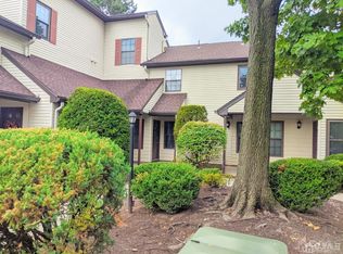 106 Woodbridge Commons Way, Iselin, NJ 08830