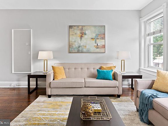 4th image of 113 N Patrick St #2