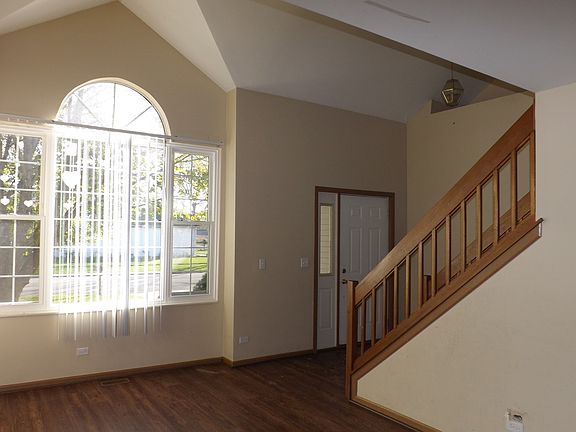 4th image of 301 Vana Dr