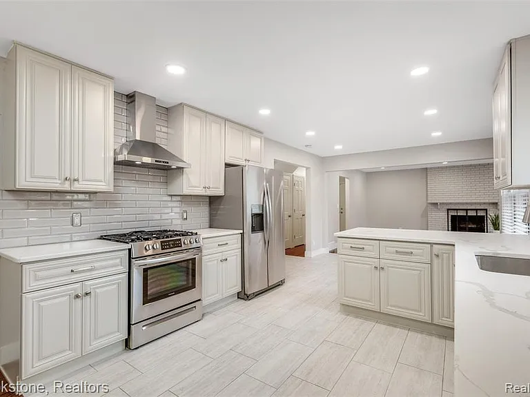 2784 Aldgate Dr — Photo 7