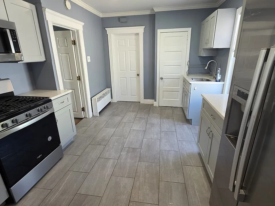 15 Lowell St #2