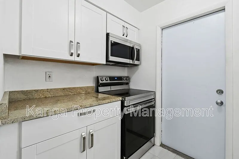 2 bed, 1.0 bath, 624 sqft, $1,950 — Photo 4