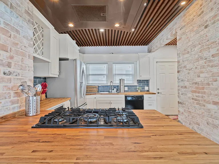 16 Delmar St — Photo 19