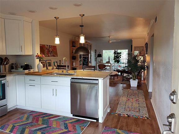 3rd image of 871 New York Ave APT 302