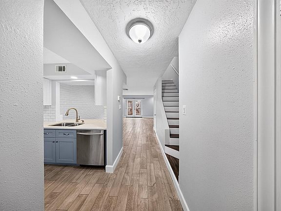 2nd image of 1715 Moritz Dr APT 15