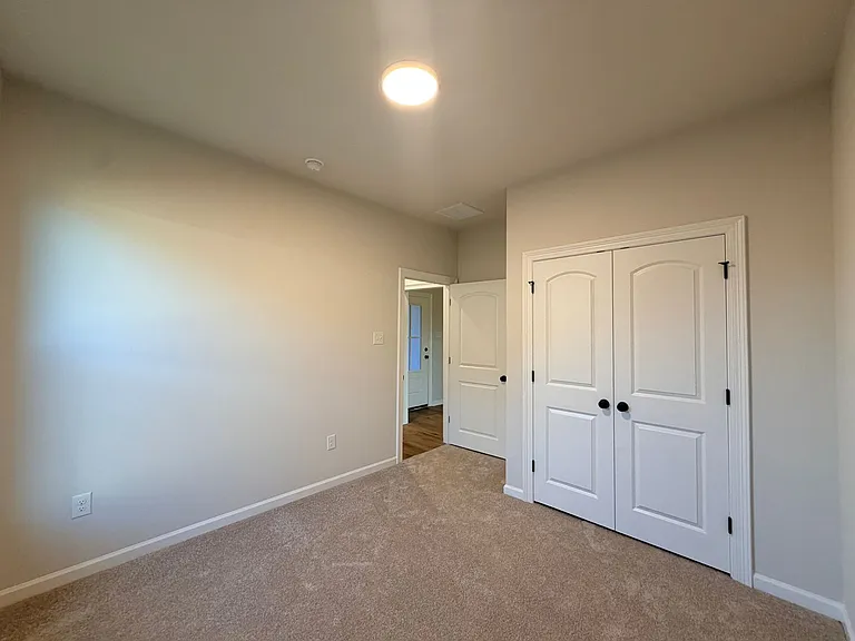 189 Berkshire Pl — Photo 15