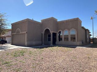 813 Desert Bush Dr, Horizon City, TX 79928