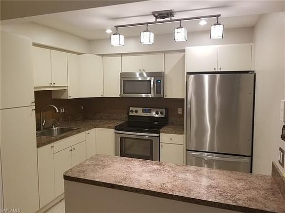 4th image of 6146 Principia Dr #1