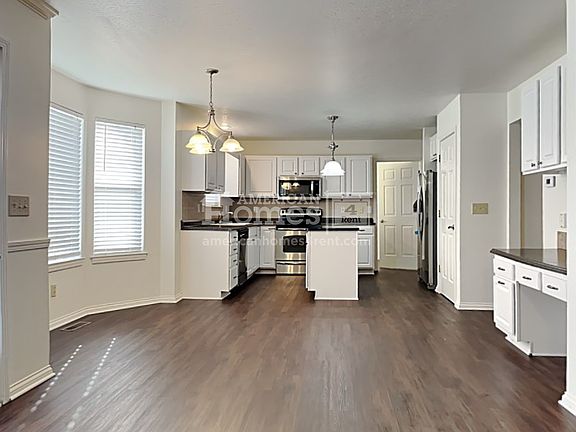 5th image of 993 Kingston Ct
