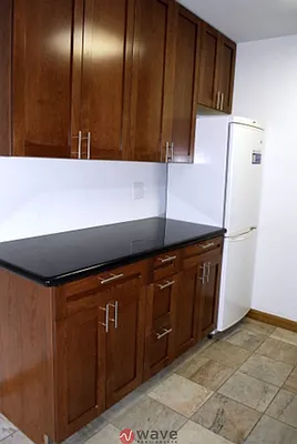 Rented by Wave Real Estate Group | media 16