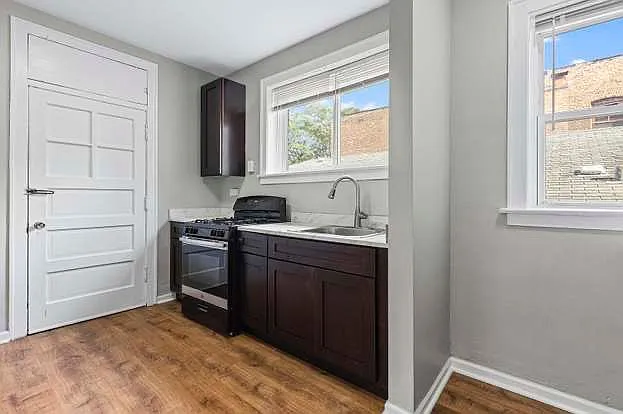 7830-32 S Luella Ave #3N — Photo 12