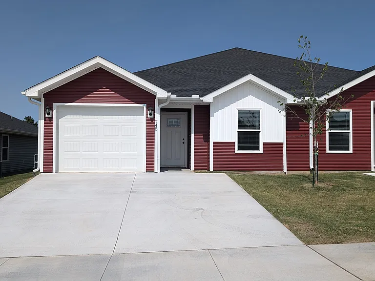 745 Short Leaf Ln — Photo 2