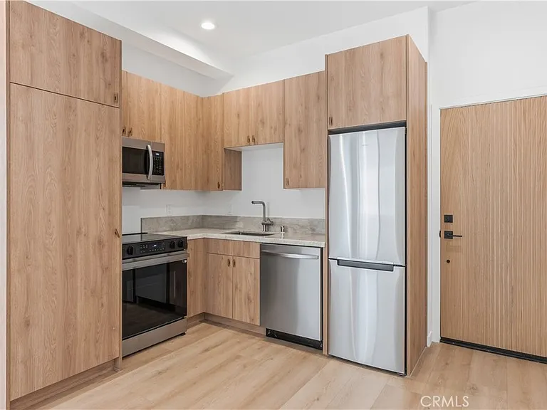 1105 N Coast Hwy #M — Photo 3