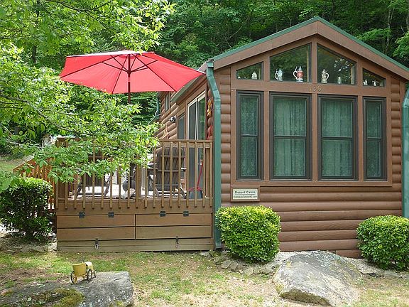 2nd image of 130 Hideaway Park Trl