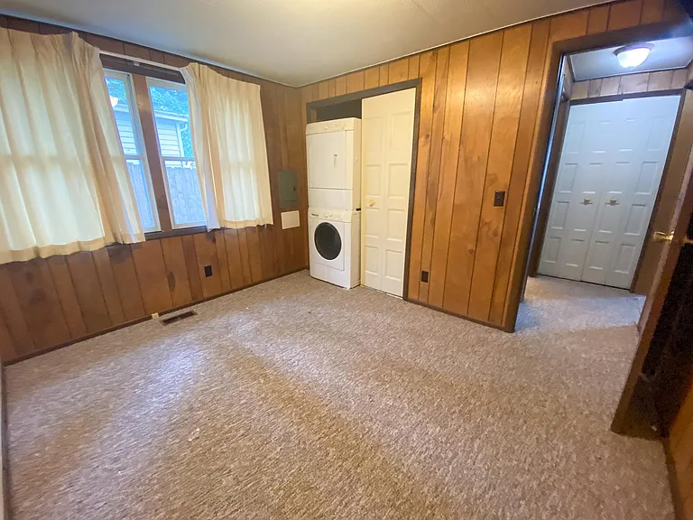 723 E Market St #B — Photo 8