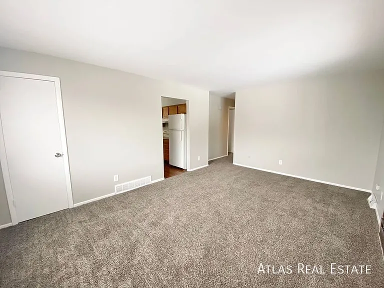1885 Nueva Vista Dr — Photo 2