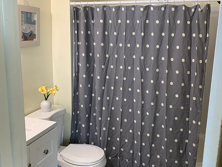 409 Locust St — Photo 10