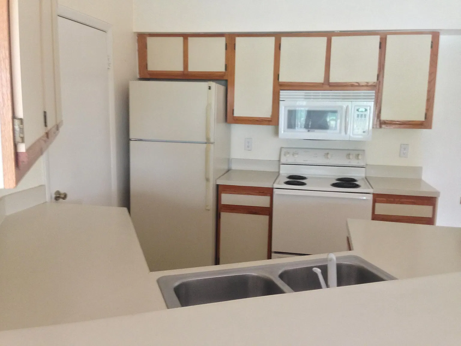 2 bed, 1024 sqft, $2,000 — Photo 1