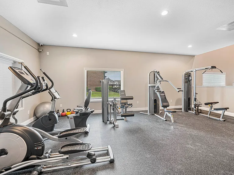 The Pinnacle Apartments — Photo 7