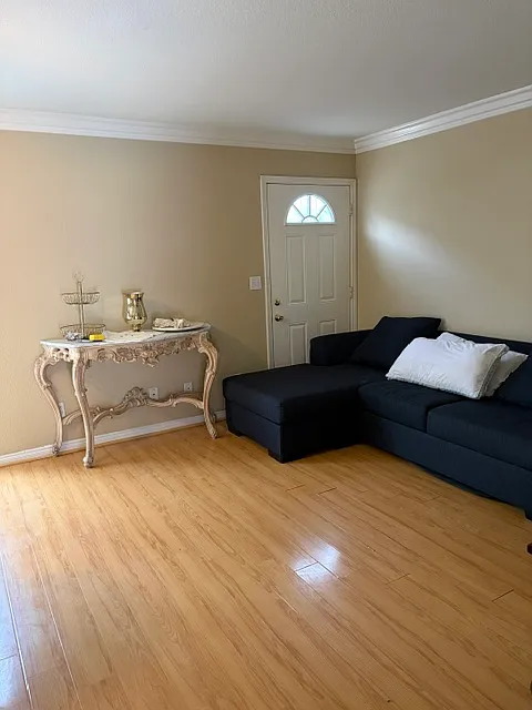 2 bed, 1.5 bath, 1012 sqft, $2,950 — Photo 2