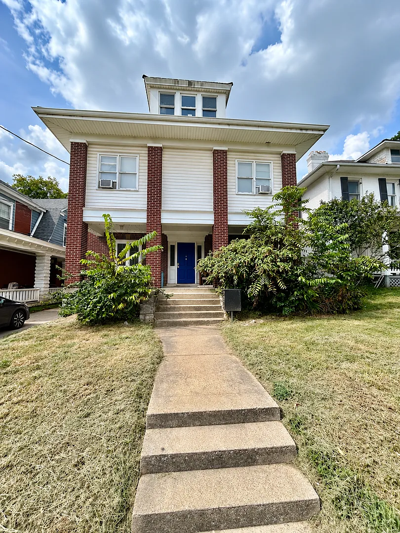 2 Bedroom Ready To Pre-Lease! Pay Electric ONLY! — Photo 1
