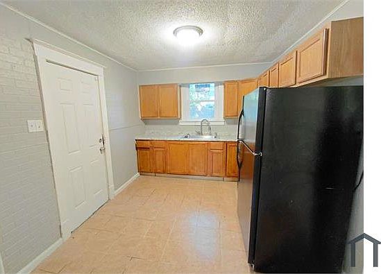 3rd image of 8008 Monroe Ave