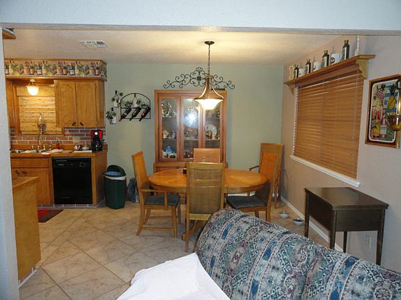 5th image of 2226 Dorchester Dr