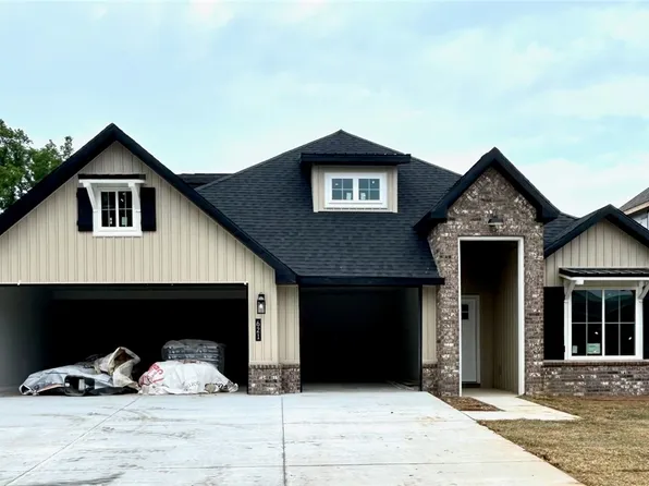 621 S Baggett St, Prairie Grove, AR 72753