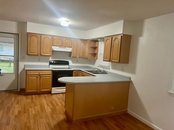 103 East Ln, Oran, MO 63771