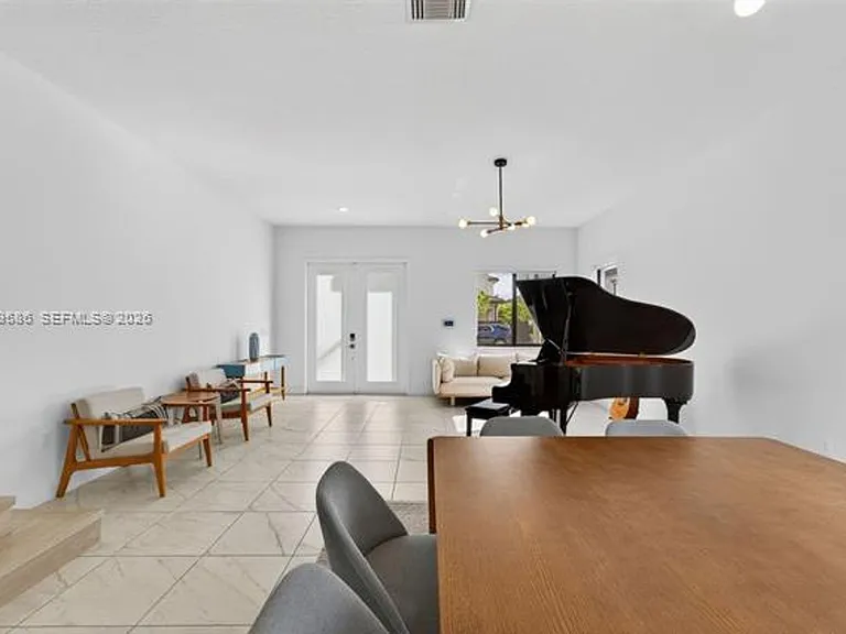 8267 SW 120th Ter — Photo 4