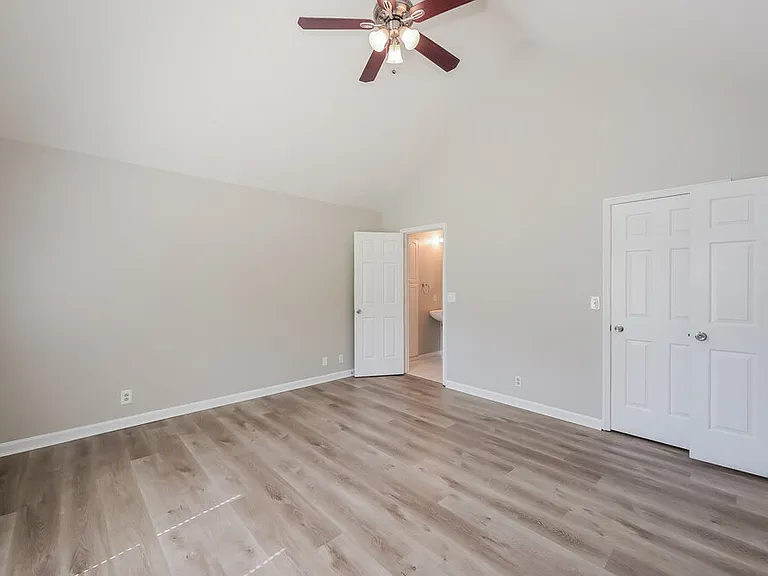 121 Lee Ct — Photo 10