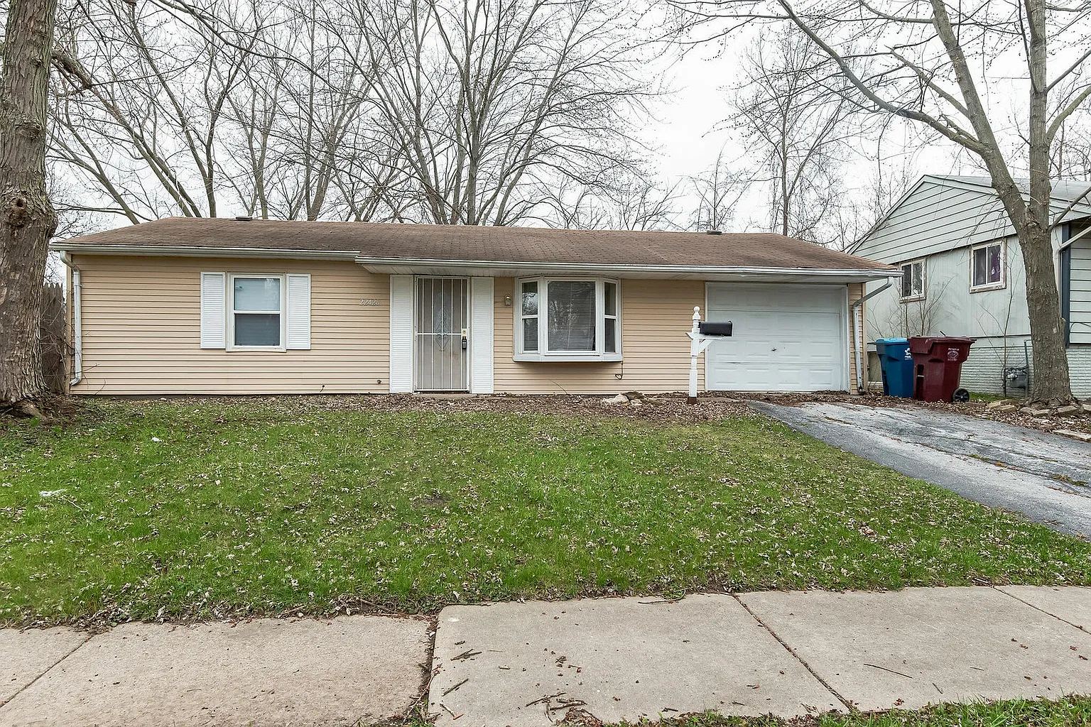 22428 Nichols Dr photo 1