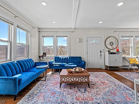 3rd image of 108 Jefferson Pl