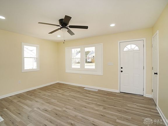 5th image of 441 Valley View Dr