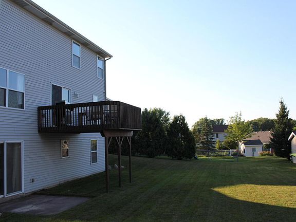 3rd image of 7860 Crispen Ct SE