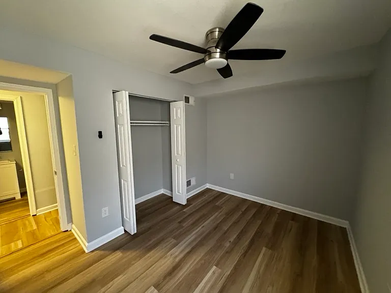 1749 Addison Rd S — Photo 12