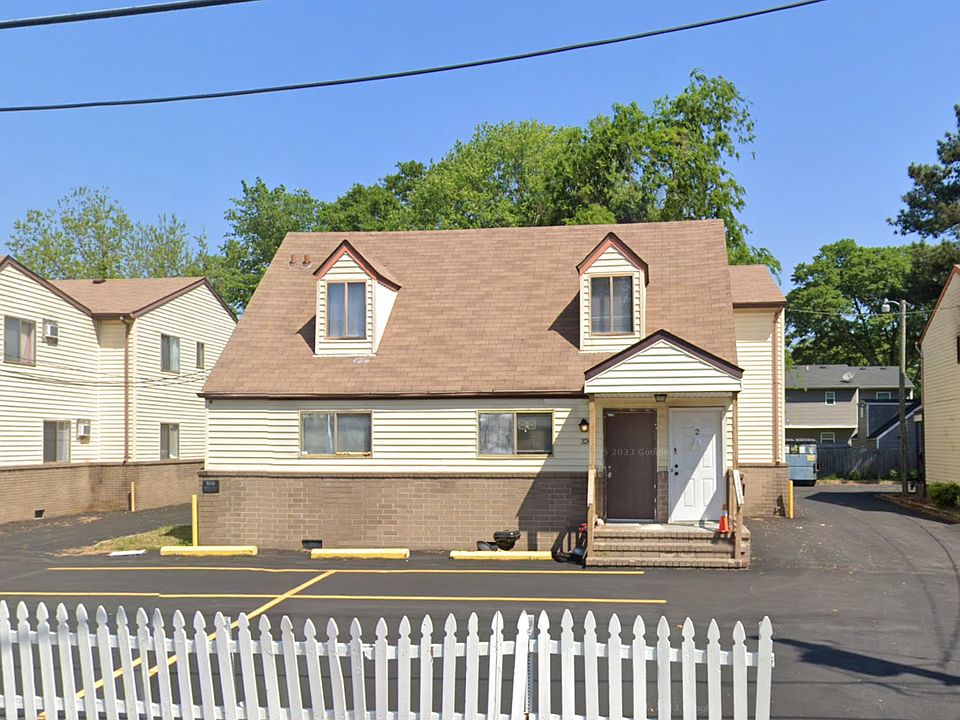 1st image of 324 Ashlawn Dr APT 4