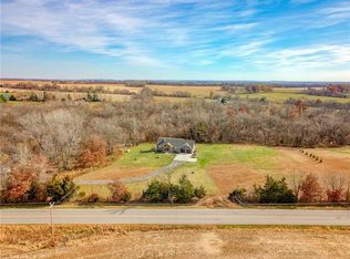 2107 S Outer Belt Rd, Oak Grove, MO 64075