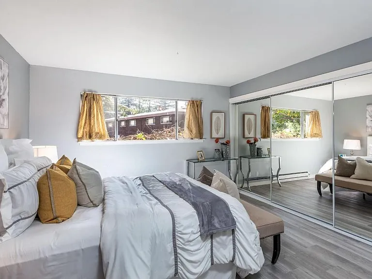 500 W Middlefield Rd #44 — Photo 12