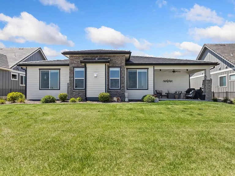3098 Heron Lakes Pkwy — Photo 4