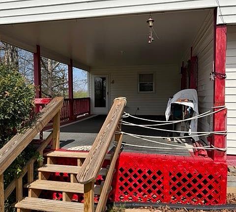 3rd image of 417 Clays Ferry Rd