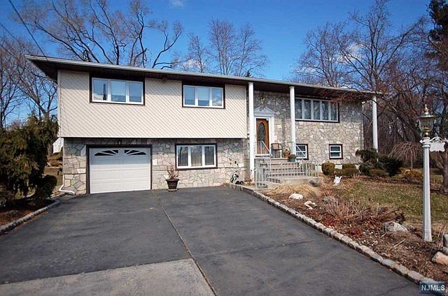 1st image of 5-52 Brennan Ct