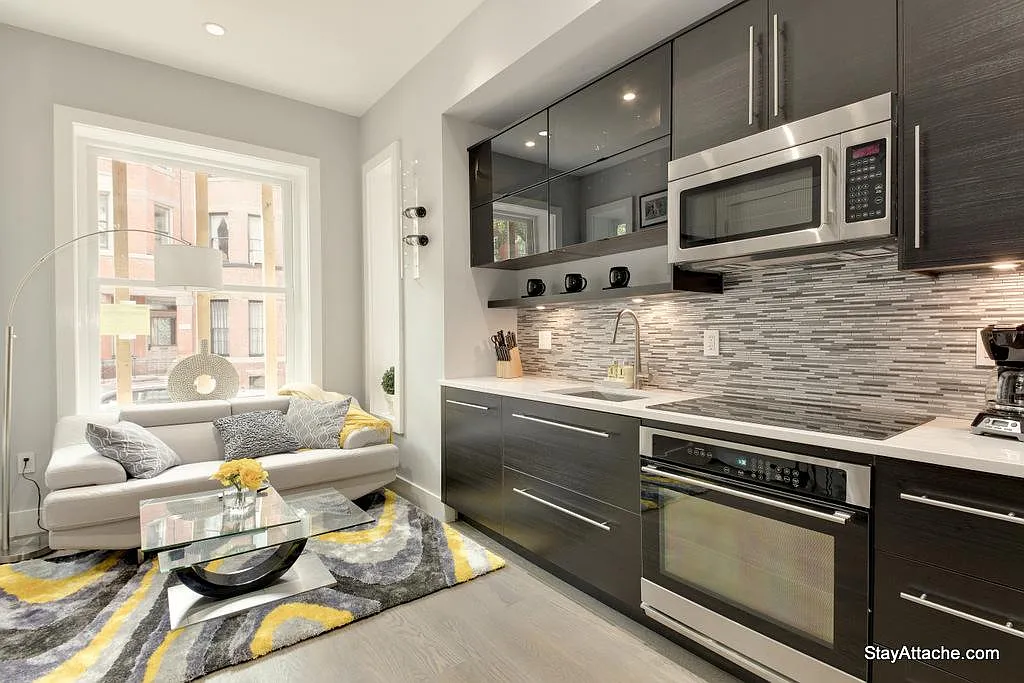 1729 Riggs Place NW Unit 3 in Dupont Circle — Photo 2