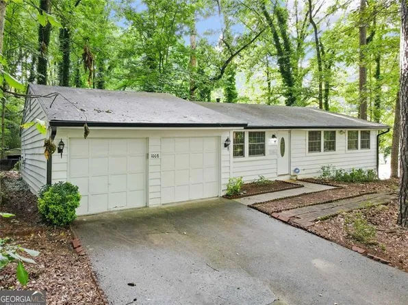 1008 Martin Rd, Stone Mountain, GA 30088
